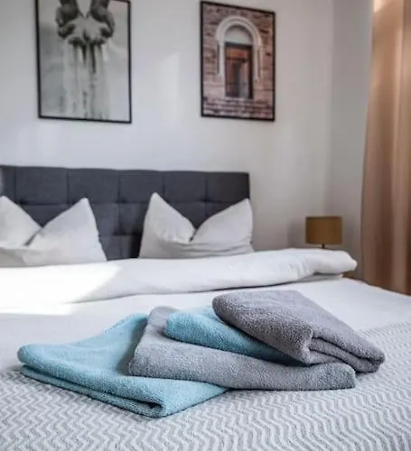 Boho Zentrumsnah Arbeitsplatz شقة